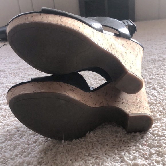 Franco Sarto black wedge open toe sandals - Picture 3 of 3
